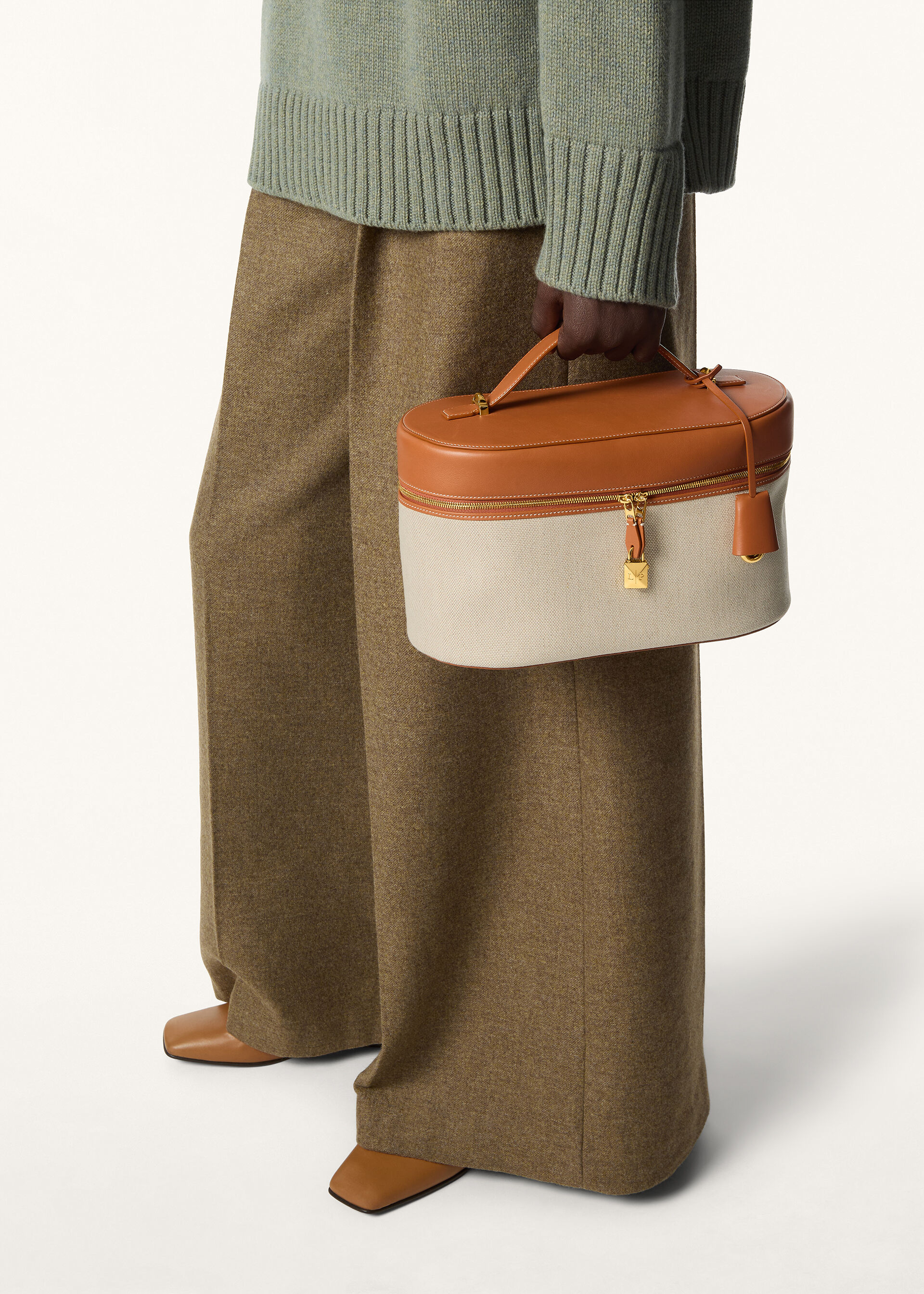 EXTRA SOFTY CASE L30 NATURAL CANVAS/BUTTER CALF